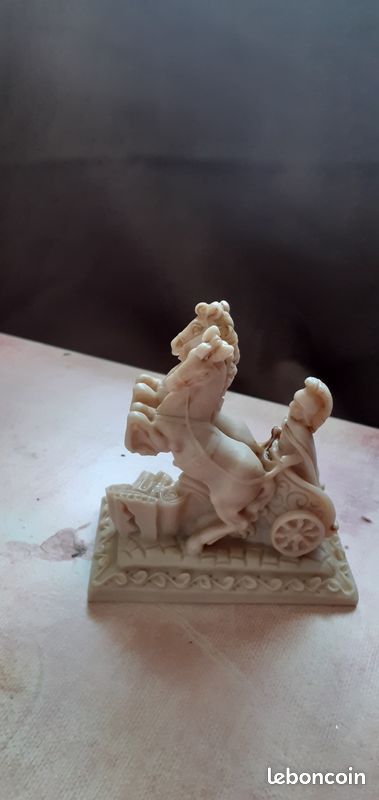 Statuette en résine souvenir de Rome char (image 1)