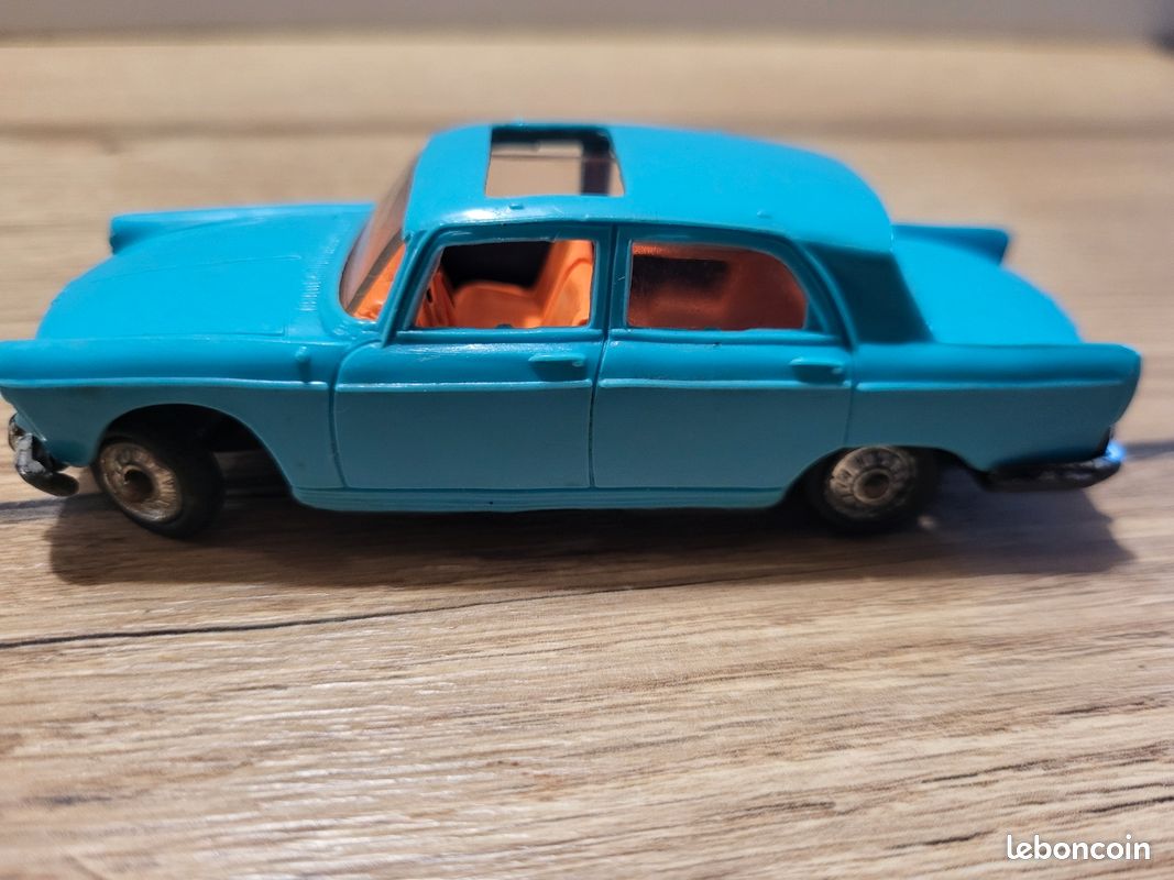 Miniature NOREV Peugeot 404 - Bleu Pale - Servo Direction - En Boîte - Occasion