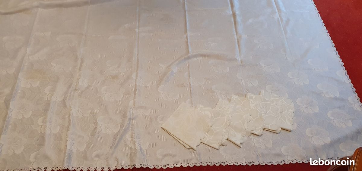 Service de table nappe et 6 serviettes satin fleuri beige (image 1)
