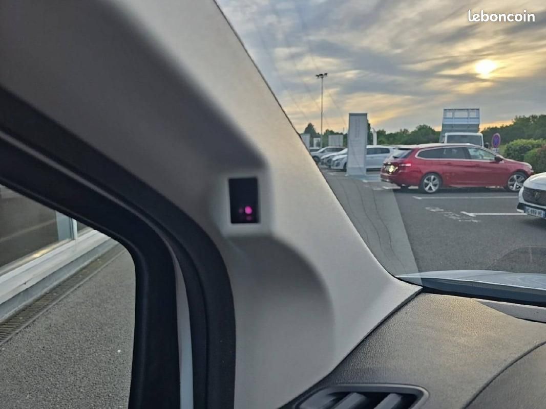 Peugeot Partner FOURGON ELECTRIQUE E- FGN 136 CH M CHARG UT MAJ 54 KWH AUT (image 21)