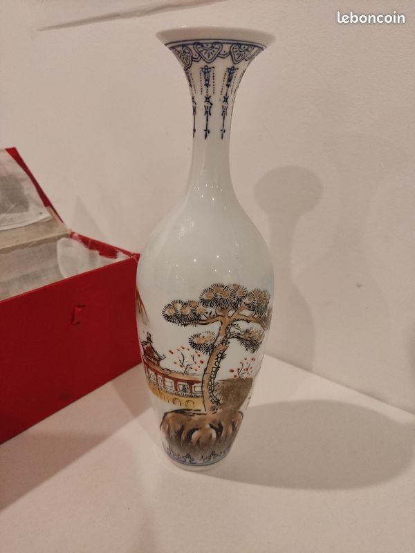 Ancien vase chinois porcelaine coquille d'oeuf avec son étui (image 1)
