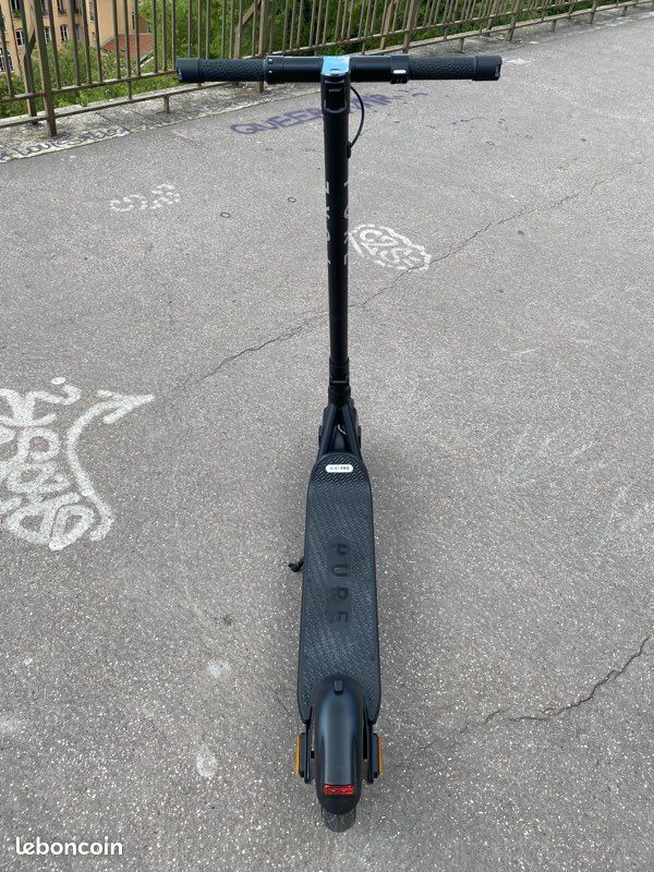 À SAISIR – Trottinette électrique Pure Air³ Pro 710W Noir – Comme Neuve (image 5)