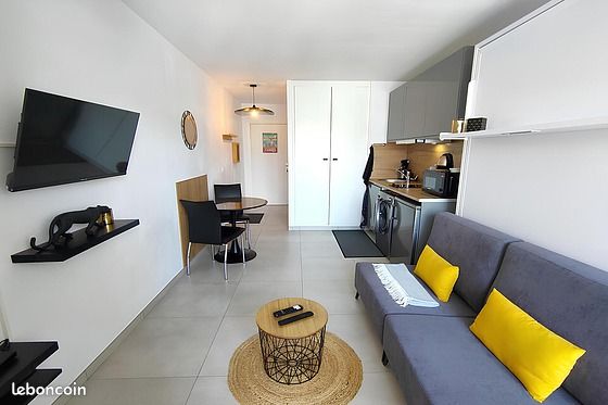 Appartement 1 pièce 20 m² · à Mandelieu-la-Napoule · 20 m² · 980 €