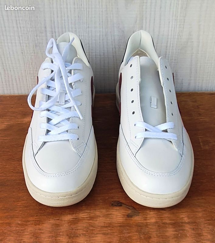 Baskets Veja V-12 EU 43 Neuf (image 1)