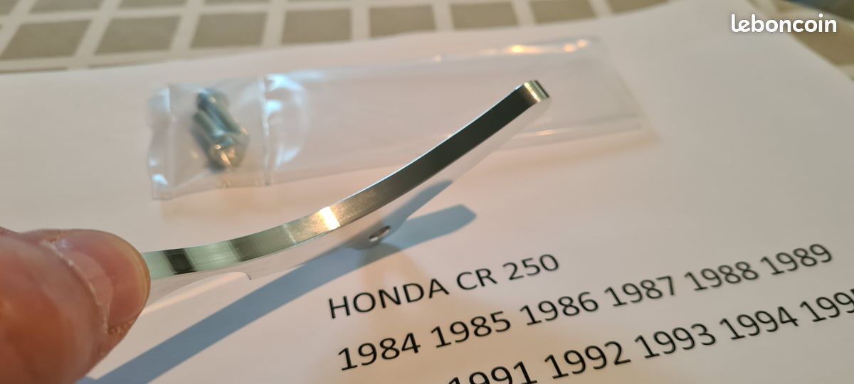 Cr 250 1984 85 86 87 88 89 90 91 92 93 94 95 96 97 98 99 2000 01 guide chaine hrc neuf pour honda (image 3)