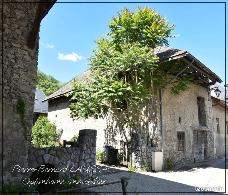 Maison 2 pièces 160 m² · à Saint-Jean-de-la-Porte · 160 m² · 65 000 €