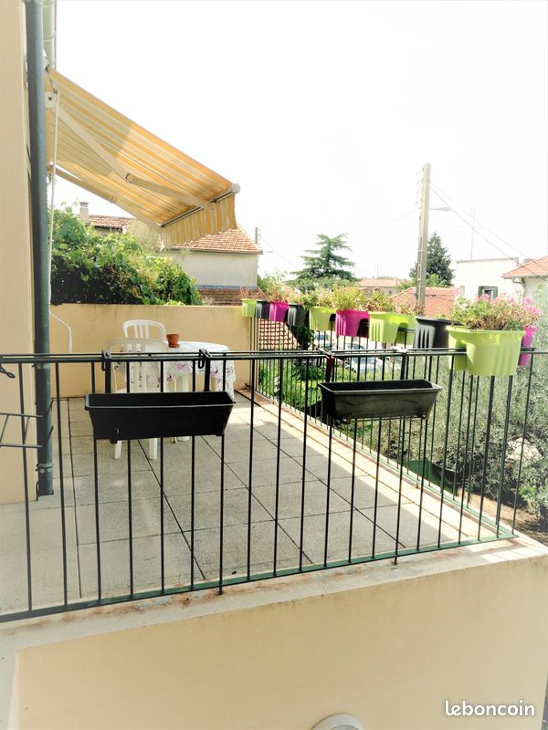 Appartement 1 pièce 18 m² · à Nîmes · 18 m² · 470 €