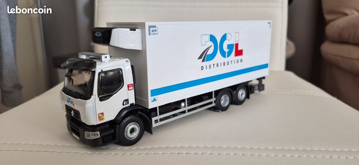 Renault Trucks entrega catorce unidades del Premium con Optifuel a