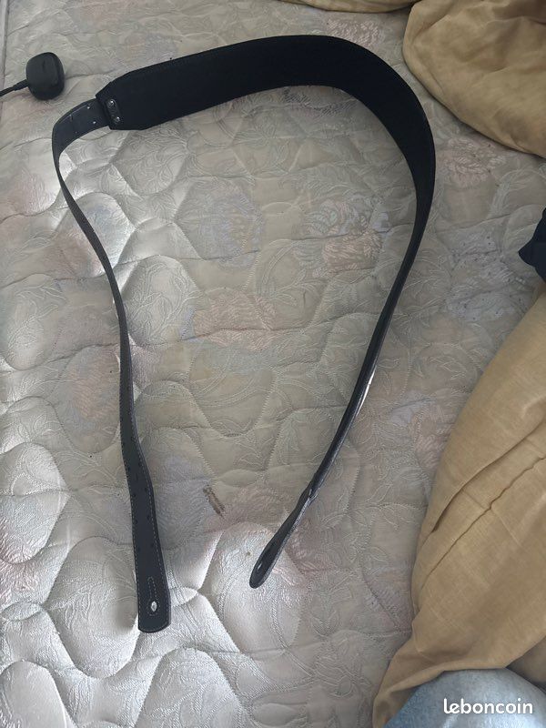 Vends sangle cuir pour guitare ou basse (image 1)