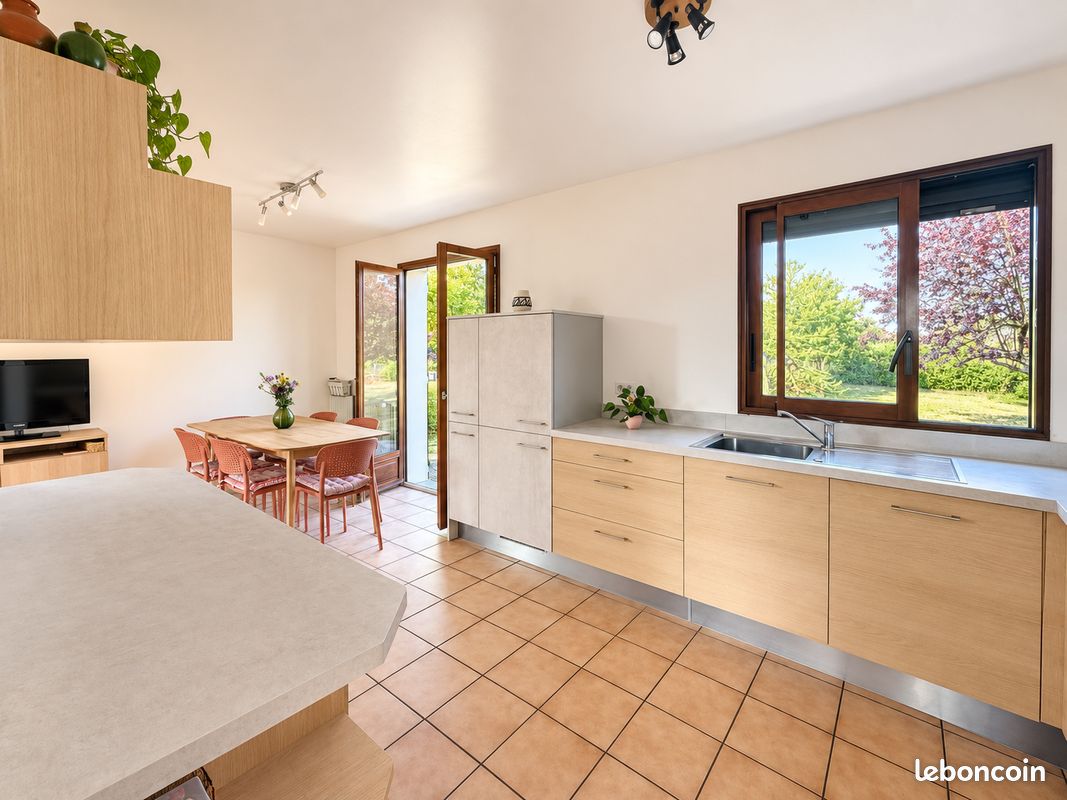 Maison 5 pièces 80 m² · à Messery · 80 m² · 2 000 €/mois