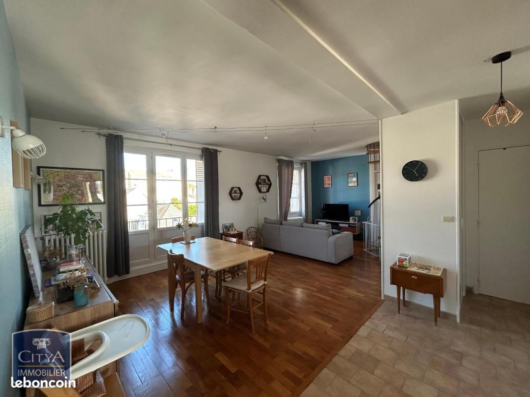 Appartement 5 pièces 95 m² · à Nevers · 95 m² · 880 €