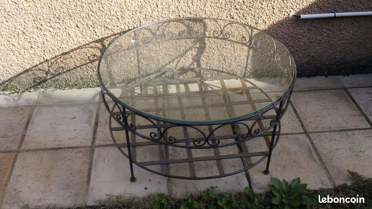Table fer forge et plateau de verre diametre 80 cm (image 1)