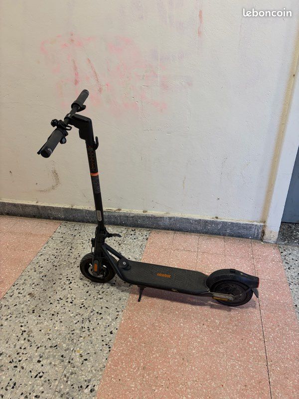 Trottinette électrique (image 1)