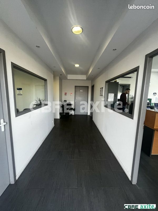 LOCAL D'ACTIVITE 565 m² BOURGOIN-JALLIEU (image 4)