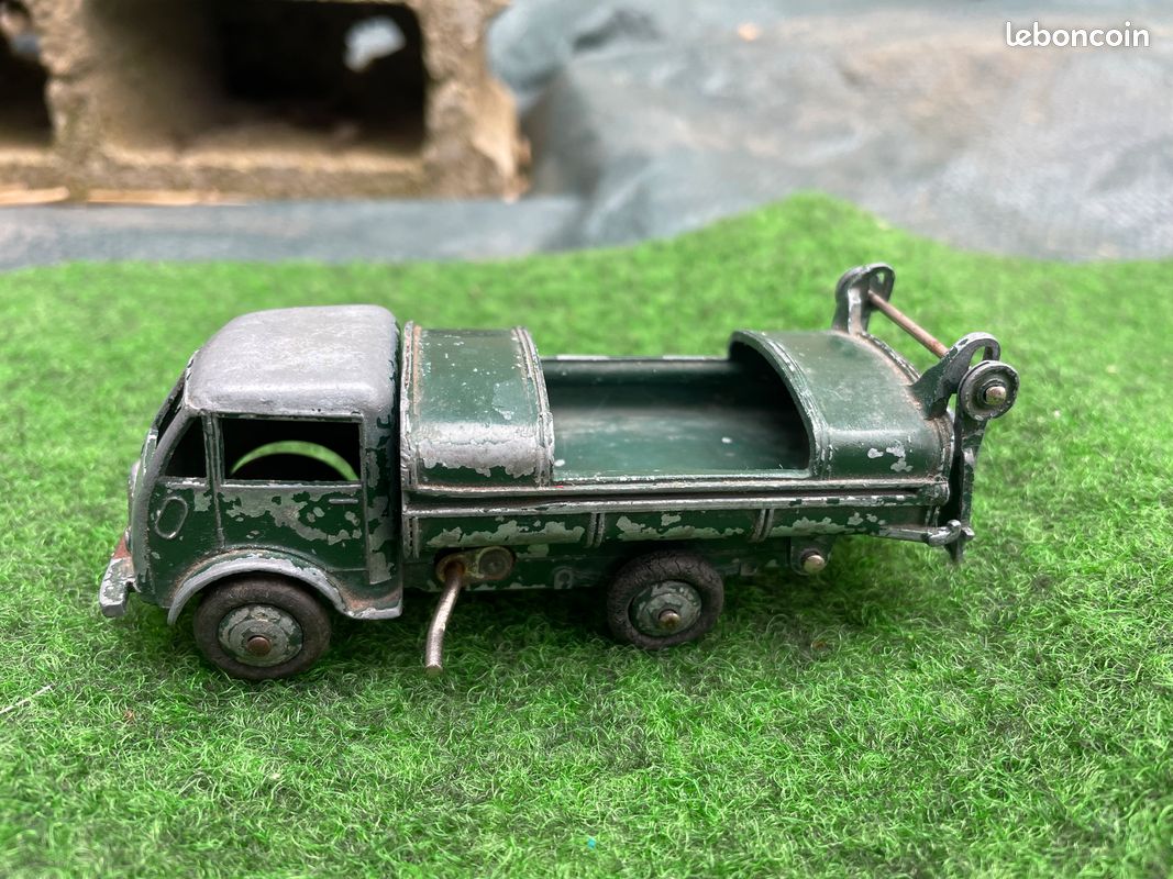 Dinky Toys Camion poubelle FORD, livrée vert foncé , benne basculante - Collection