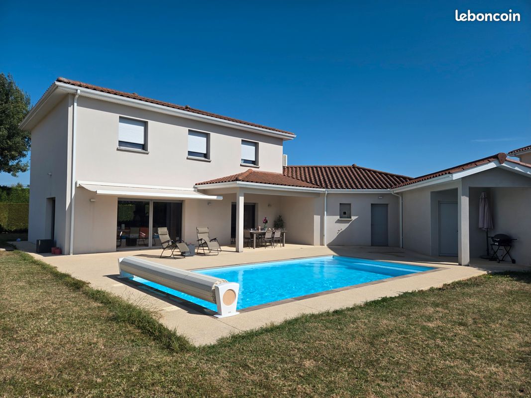 Maison 4 pièces 156 m² · à Saint-Jean-de-Thurigneux · 156 m² · 549 000 €