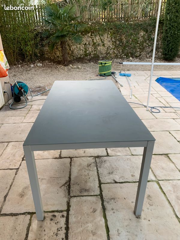 Table de jardin (image 1)