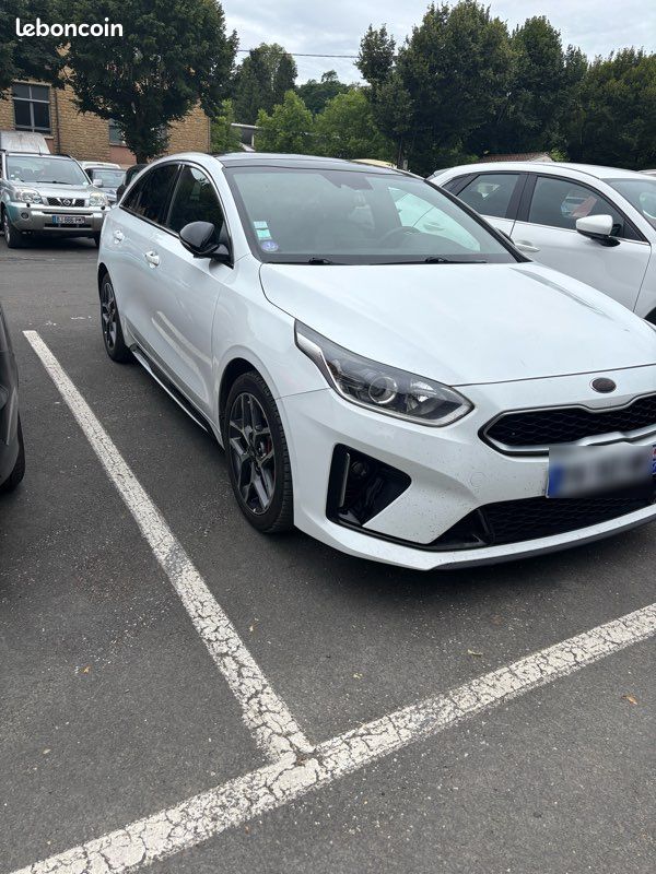 Kia ProCeed (image 1)