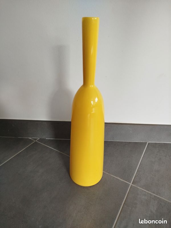 Vase (image 1)