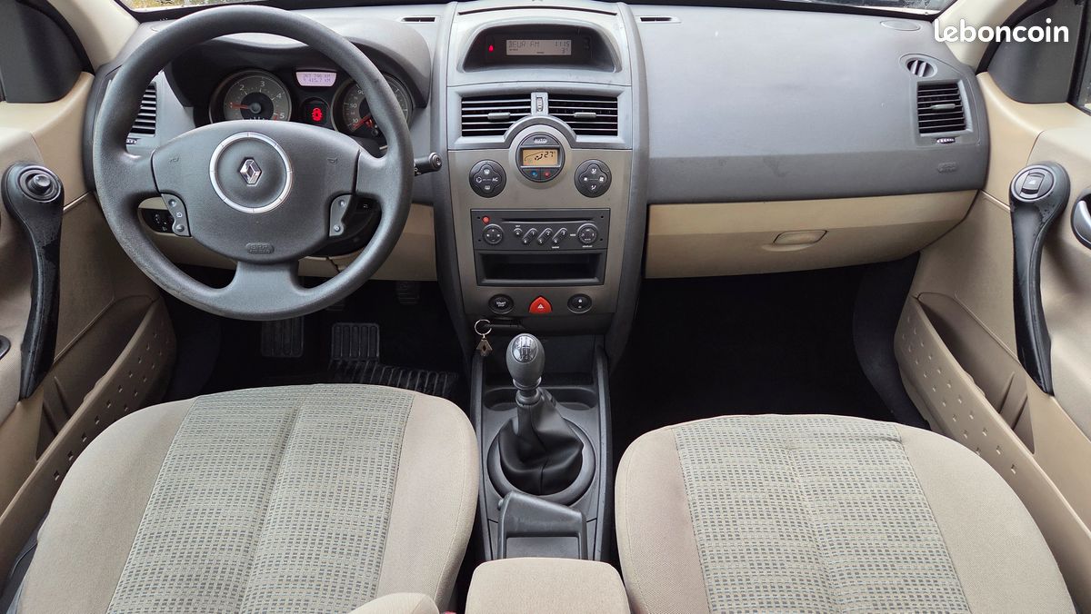 Renault megane ii (2) 1.5 dci 105 authentique 5p (image 5)