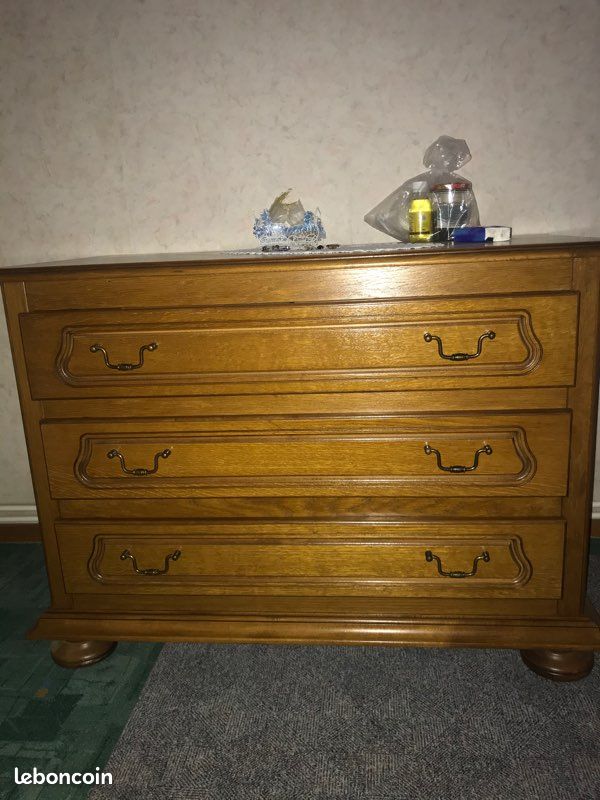 Commode (image 1)