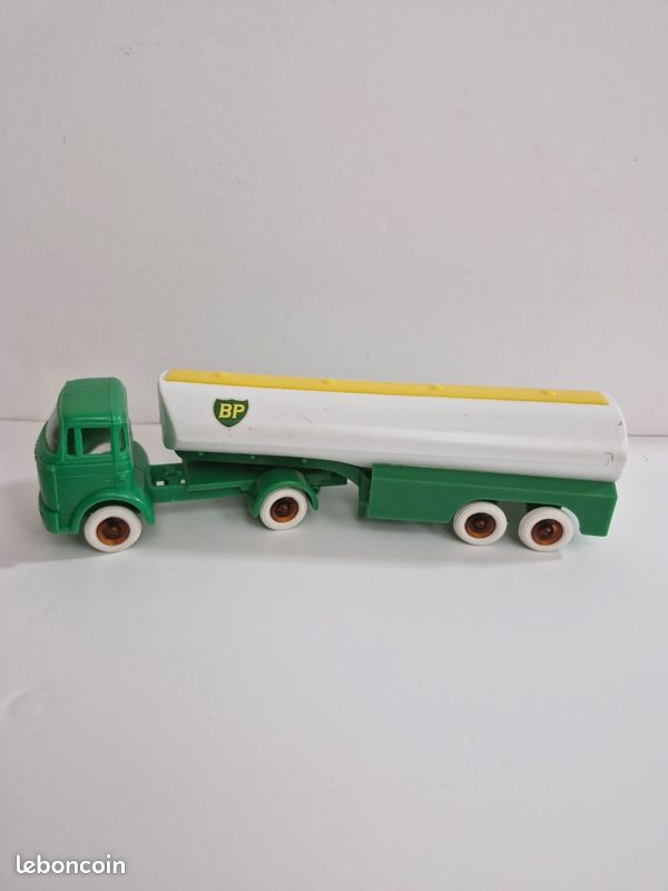 Modèle Réduit Berliet GAK 5 Citerne Essence ESSO 1958 - Échelle 1/43