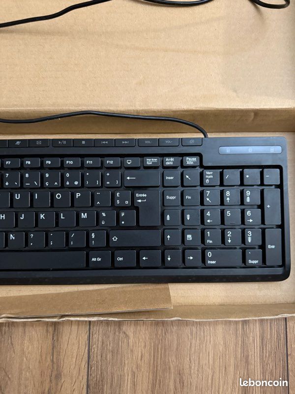 Clavier DELL Inspiron 7110 Azerty avec pavé numerique - CAPMICRO
