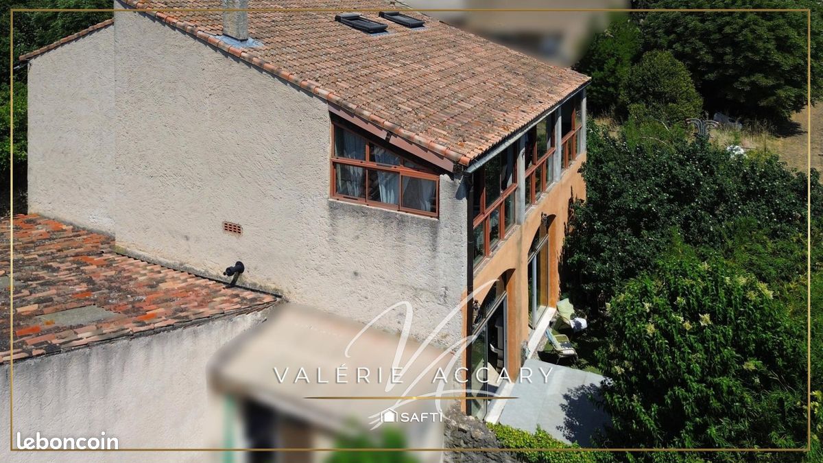 Maison 9 pièces 396 m² · à Le Val · 396 m² · 369 000 €