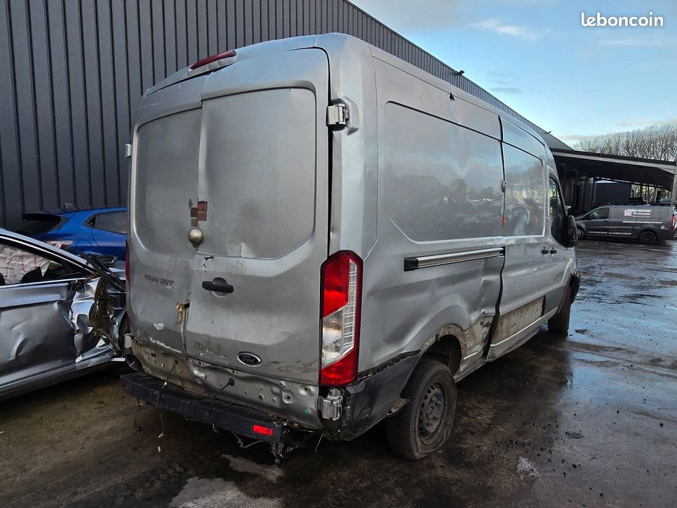 Ford transit 2,0 tdci ecoblue 130cv l2h2 accidentée (image 5)