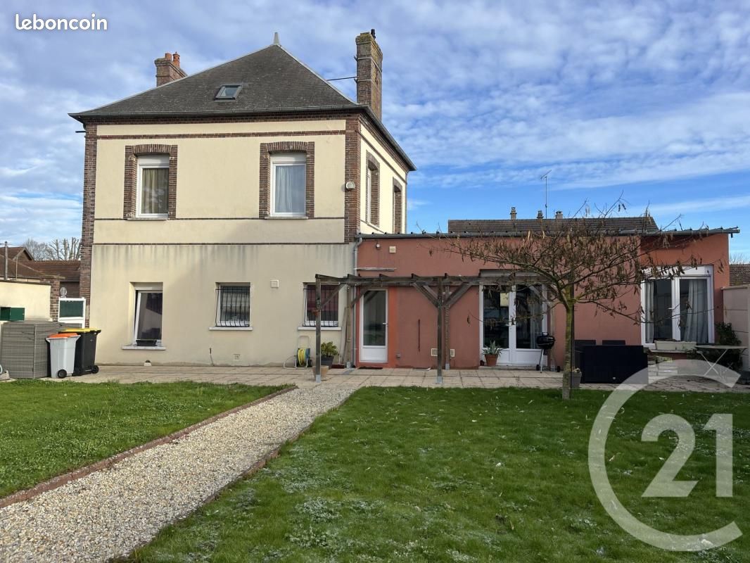 Maison 6 pièces 123 m² · à Saint-André-de-l'Eure · 123 m² · 230 000 €