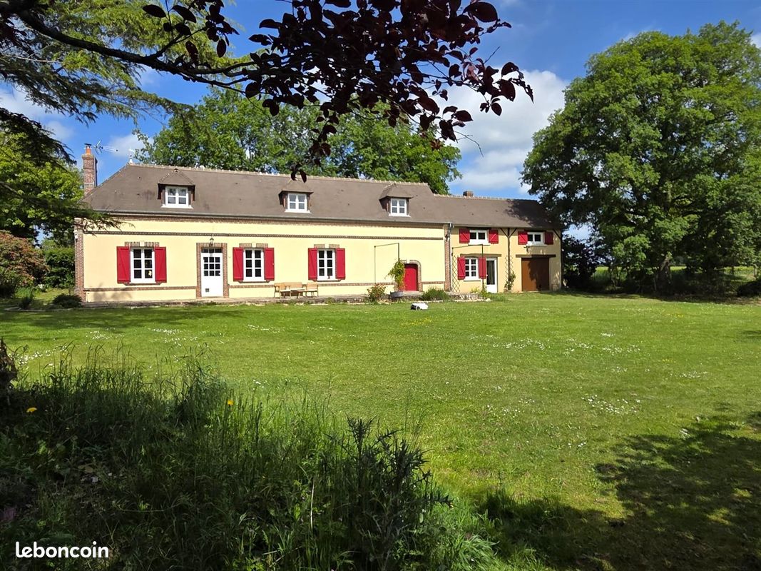 Maison 6 pièces 181 m² · à Breteuil · 181 m² · 294 000 €