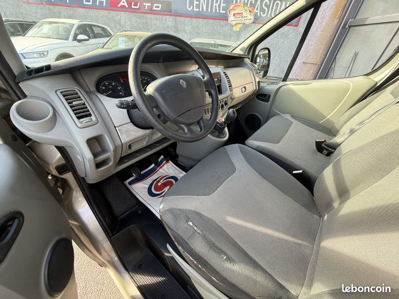 Renault TRAFIC 2.0 dci 90cv (9Places) Clim (image 17)
