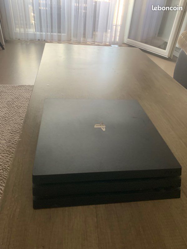 Playstation 4 Slim (image 7)