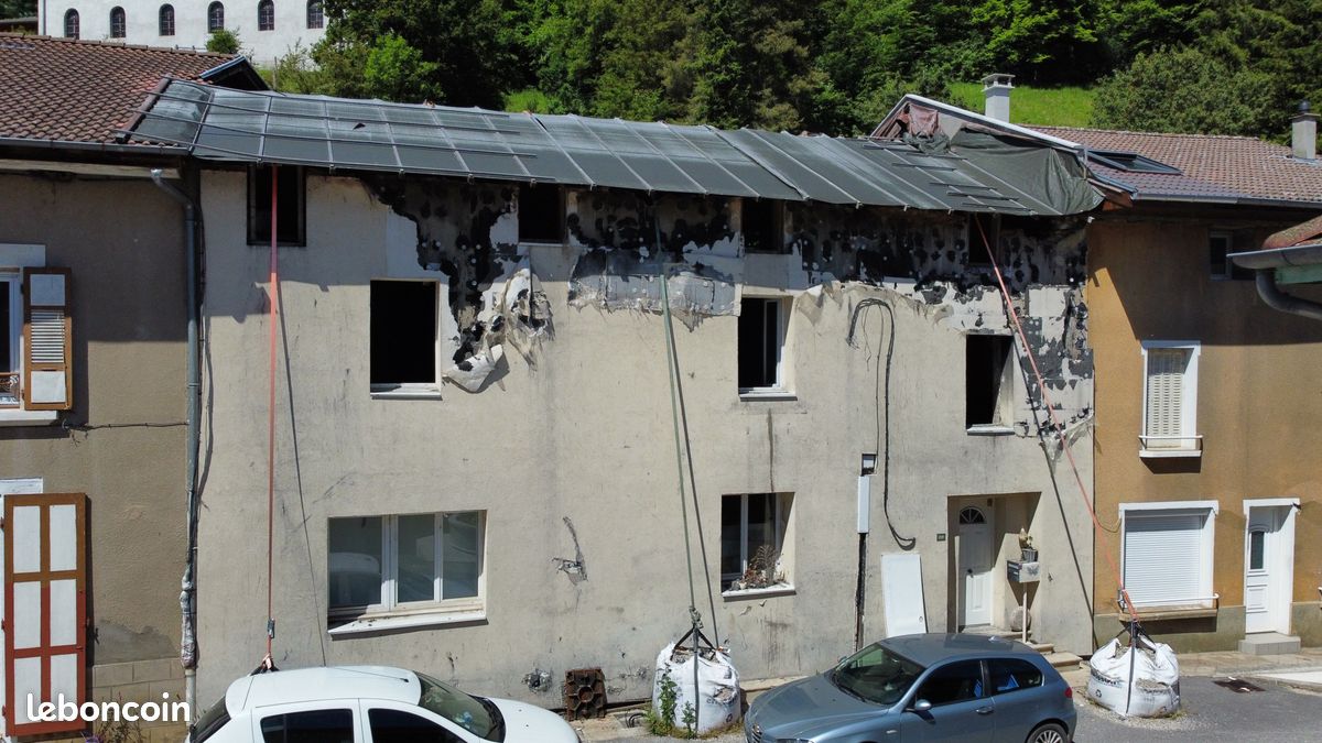Maison 8 pièces 208 m² · à Serre-Nerpol · 208 m² · 49 500 €