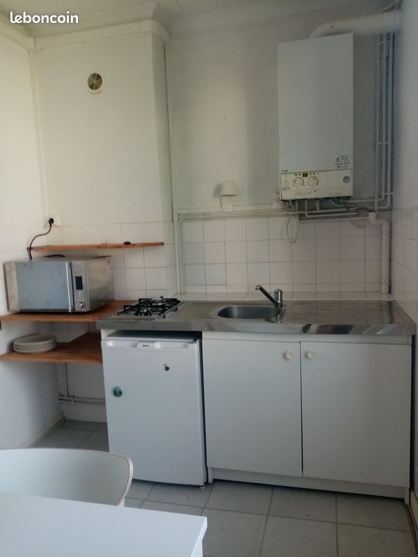 Appartement 1 pièce 25 m² · à Saint-Étienne · 25 m² · 360 €