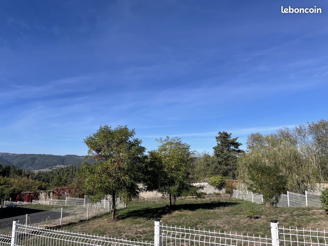 Maison 9 pièces 225 m² · à Monistrol-sur-Loire · 225 m² · 369 500 €