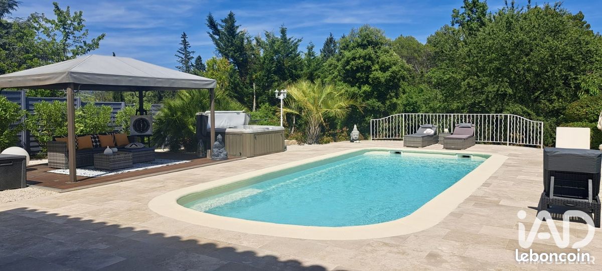 Maison 8 pièces 180 m² · au Thoronet · 180 m² · 699 000 €