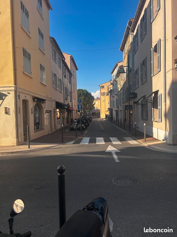 Appartement 1 pièce 27 m² · à Fréjus · 27 m² · 690 €