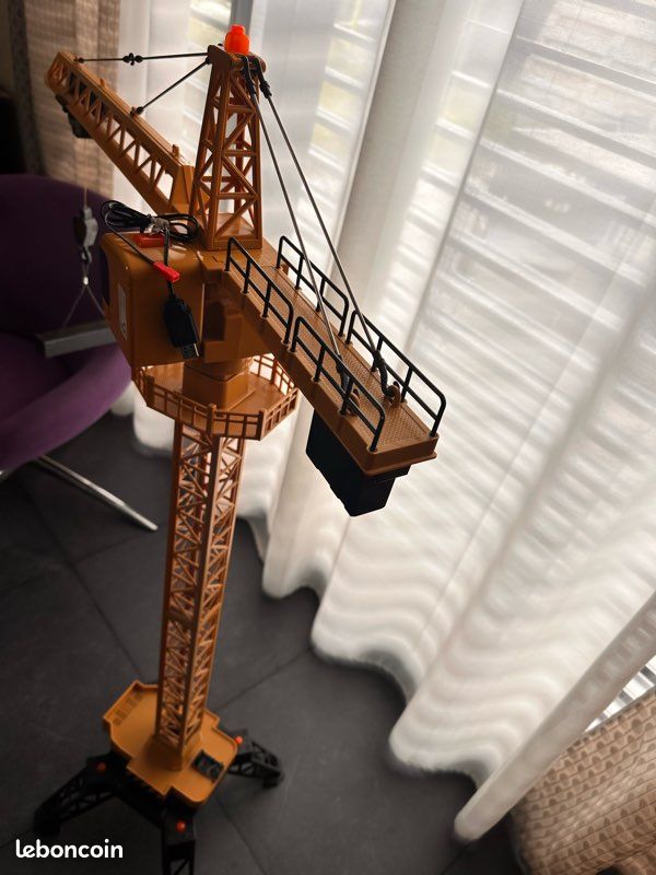 Grue géante téléguidée - 110 cm | La Jouetterie