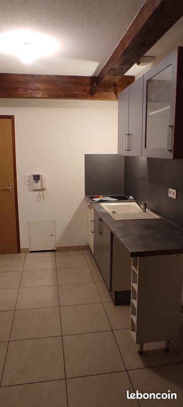 Appartement 1 pièce 30 m² · à L'Isle-sur-le-Doubs · 30 m² · 330 €/mois