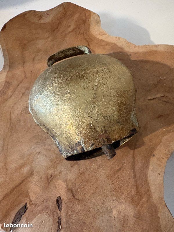 Ancienne Cloche En Métal Argenté – Pour Bétail/vache ? – Art Populaire
