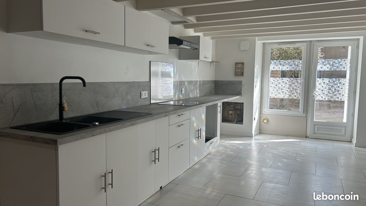 Maison 5 pièces 90 m² · à Joué-sur-Erdre · 90 m² · 863 €