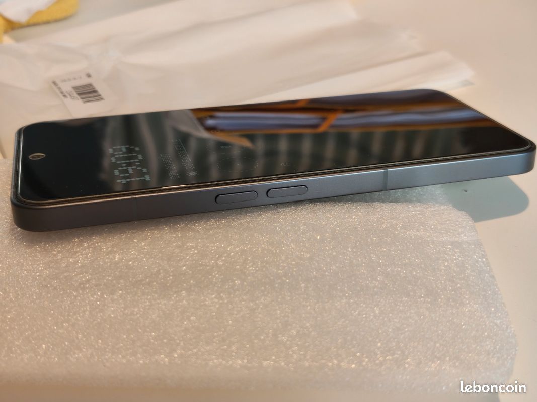 Nothing Phone (2) gris - 256 Go / 12 Go RAM (image 6)