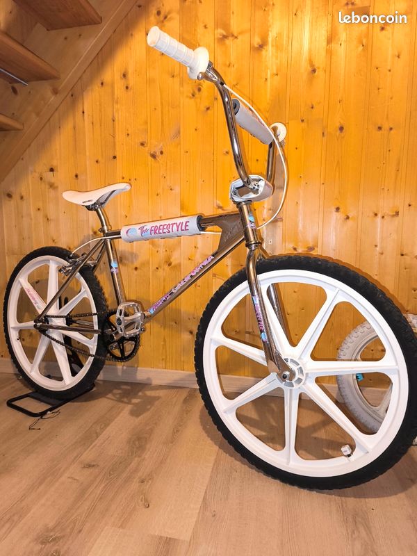 Cadre BMX Vintage Old School Pour Enfant - Ancien Bicross Collector, Couleur Blanc/gris - Occasion Avec Traces D'âge