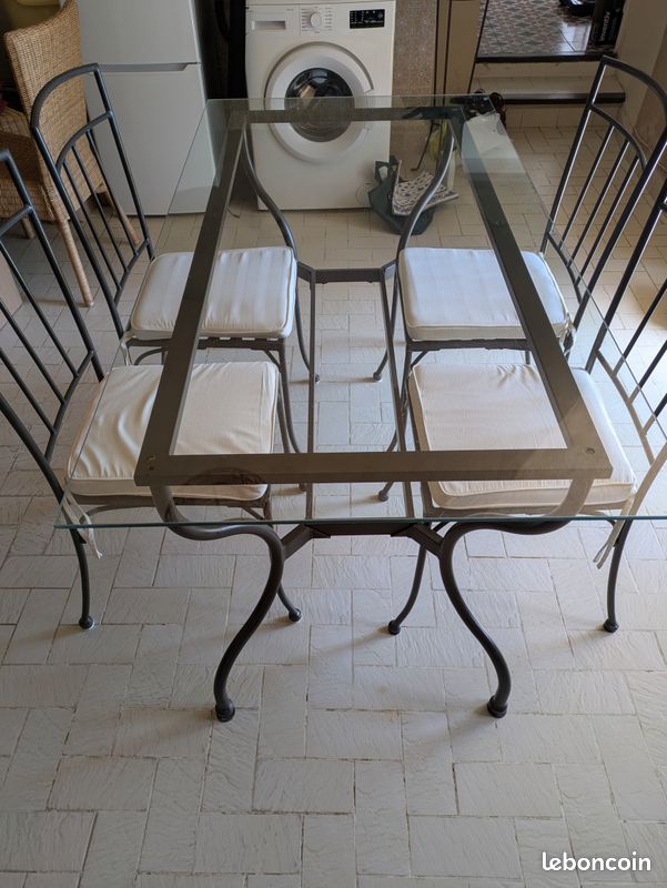 Table + chaises fer forgé (image 1)