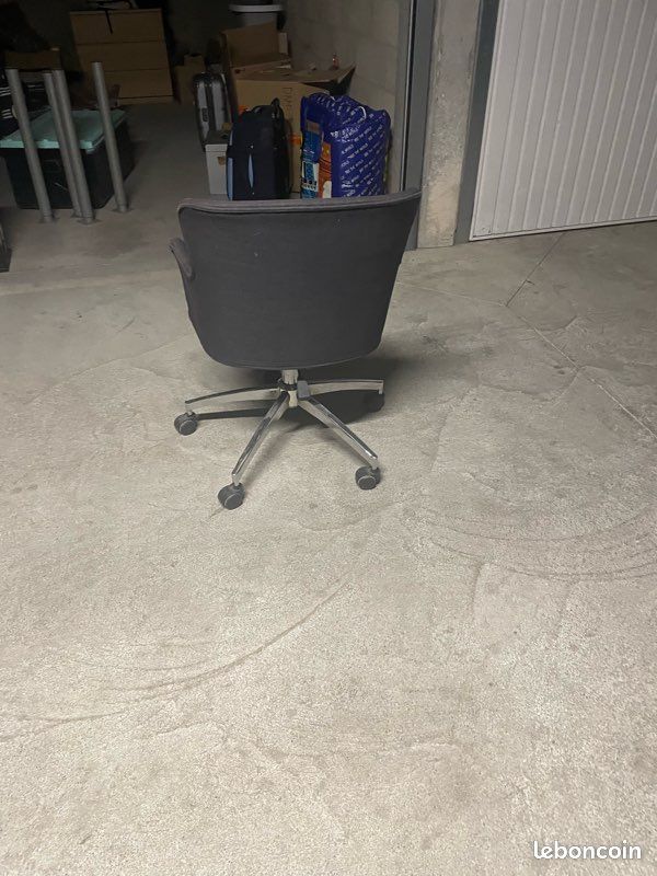 Chaise à roulette (image 2)
