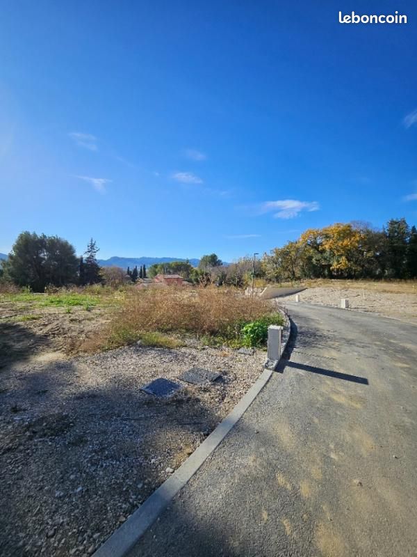 Terrain 450 m² Cadenet · 184 900 €