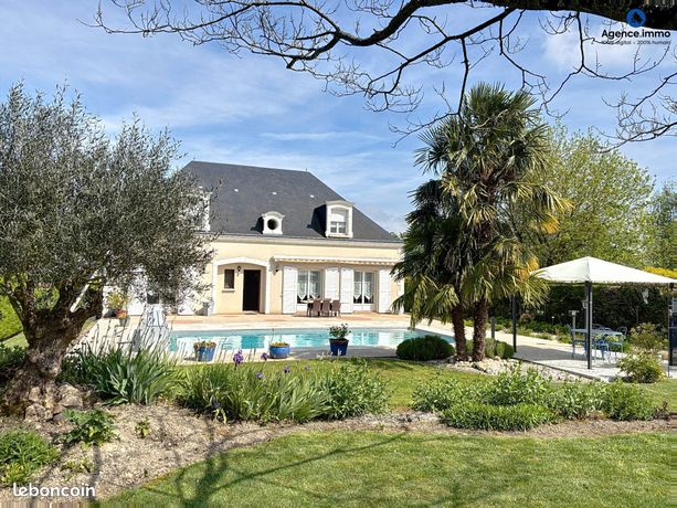 Maison 8 pièces 234 m²