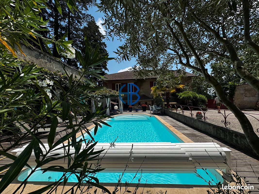 Maison 12 pièces 290 m² · à La Frette · 290 m² · 490 000 €