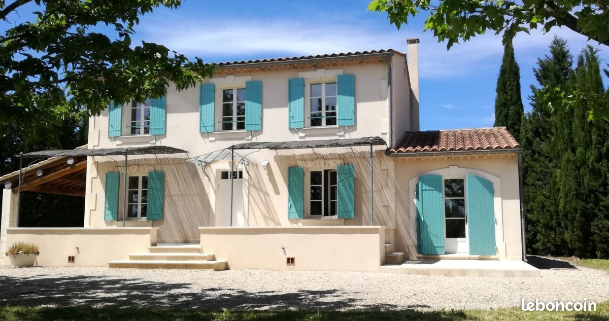 Maison 5 pièces 156 m² · à Mollégès · 156 m² · 735 000 €
